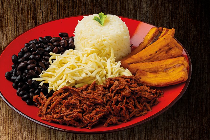 Plato de pabellón criollo con queso rallado Galmara